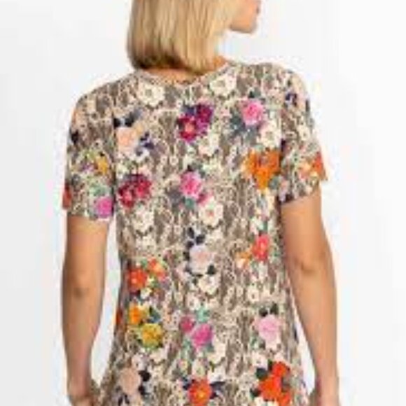NWT Johnny Was Janie Favorite Short Sleeve V‑Neck Swing Tee - Picture 5 of 7